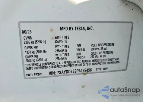 2023 Tesla Model Y z USA, uszkodzony, nr VIN 7SAYGDEE9PA129456